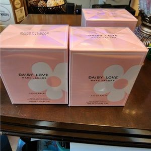 3.3 oz Daisy Love Perfume